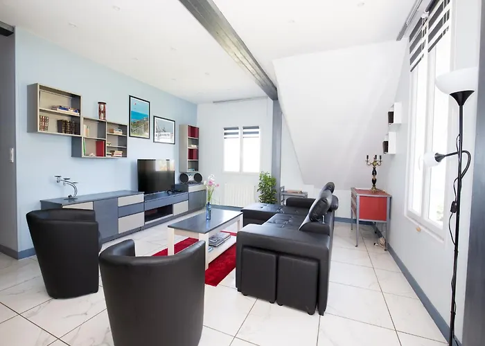 別荘 Luxury Normandy Retreat