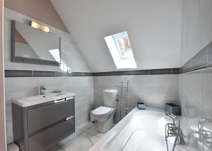 Luxury Normandy Retreat 퀴네빌